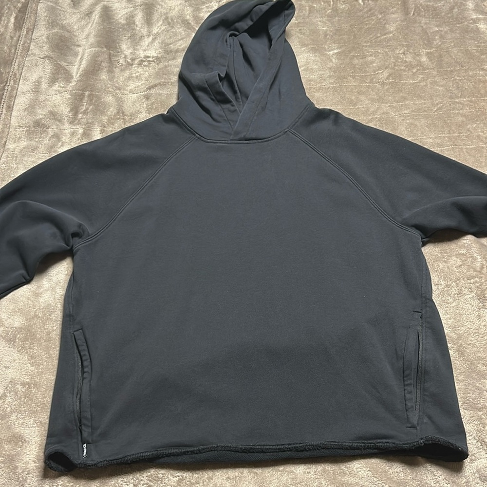 Cropped Fabletics Black Hoodie